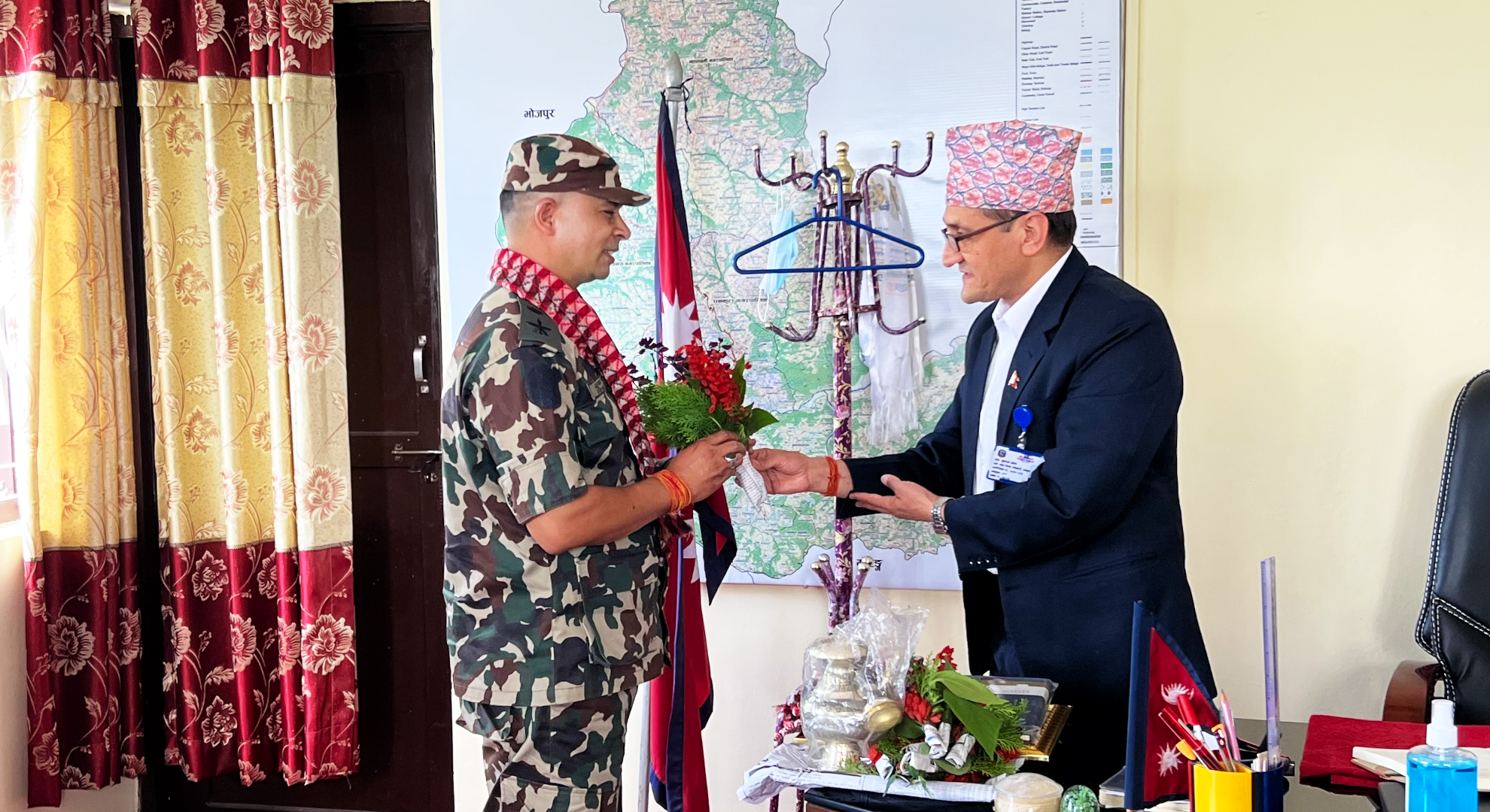 जिल्ला सुरक्षा समिति, धनकुटा द्वारा सल्लेरी ब्यारेकका गणपती श्री निरज भण्डारीको बिदाई तथा श्री सुमन थापा ज्यूको स्वागत कार्यक्रमको केही झलक ।